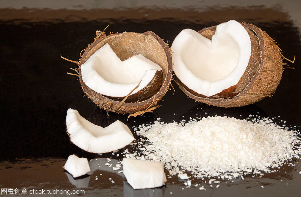 椰子的黑色奧秘 從天然果實(shí)到健康食品